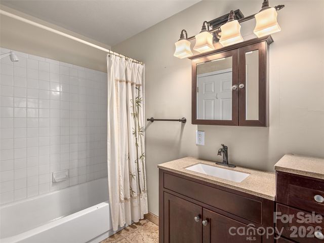 110 Glengary Drive, Flat Rock, NC 28731