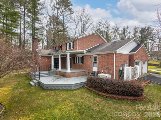 110 Glengary Drive, Flat Rock, NC 28731