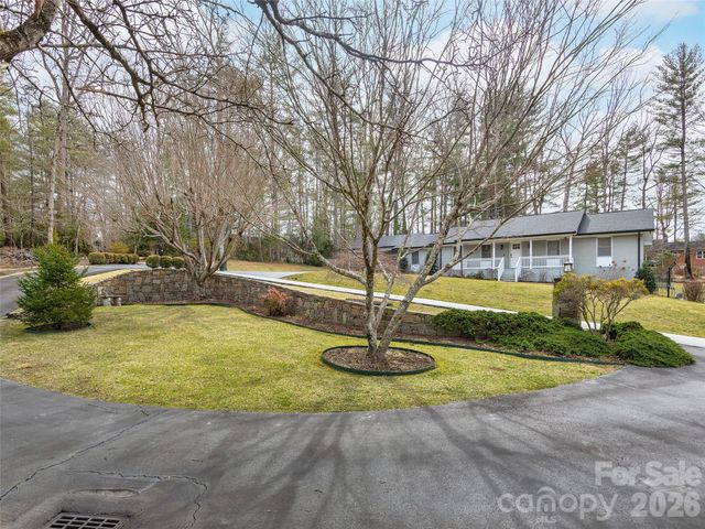 110 Glengary Drive, Flat Rock, NC 28731