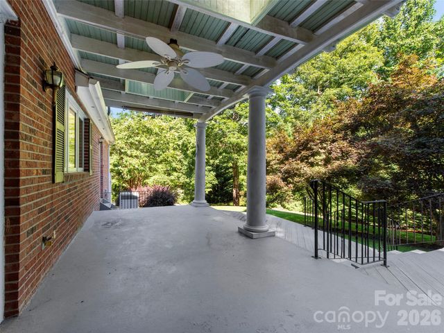 110 Glengary Drive, Flat Rock, NC 28731