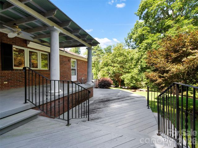 110 Glengary Drive, Flat Rock, NC 28731