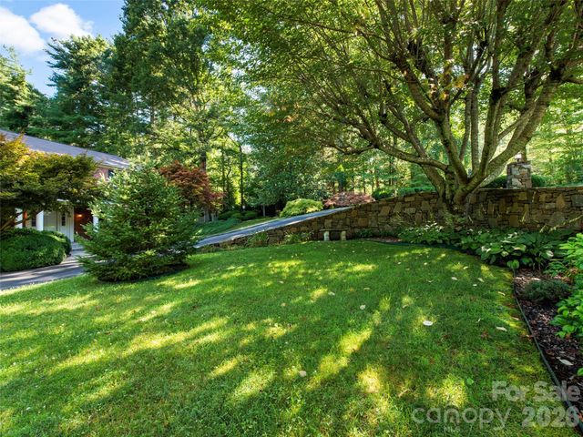 110 Glengary Drive, Flat Rock, NC 28731