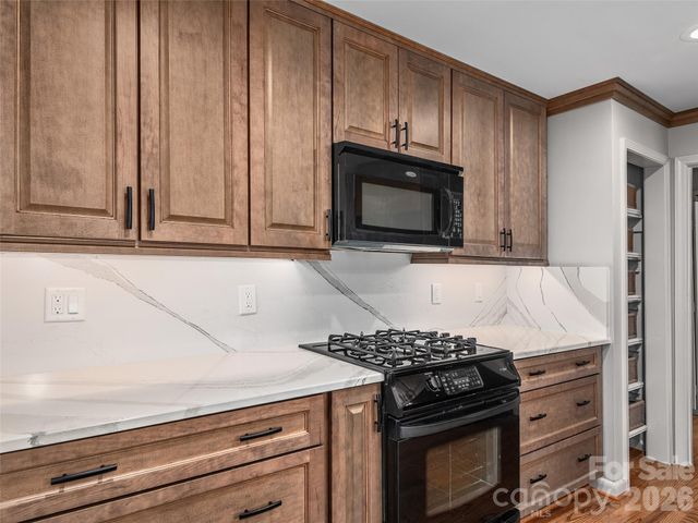 110 Glengary Drive, Flat Rock, NC 28731