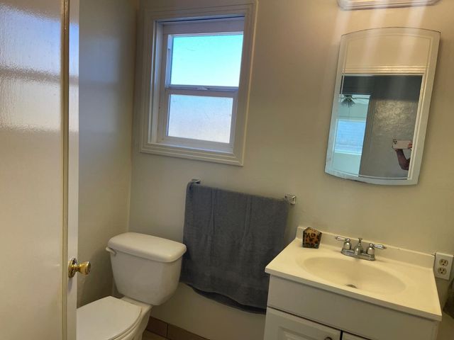 703 Flower St, Turlock, CA 95380