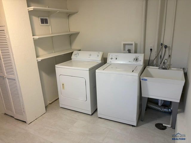 2722 LANARK RD, Rapid City, SD 57702