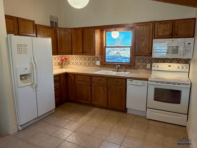 2722 LANARK RD, Rapid City, SD 57702