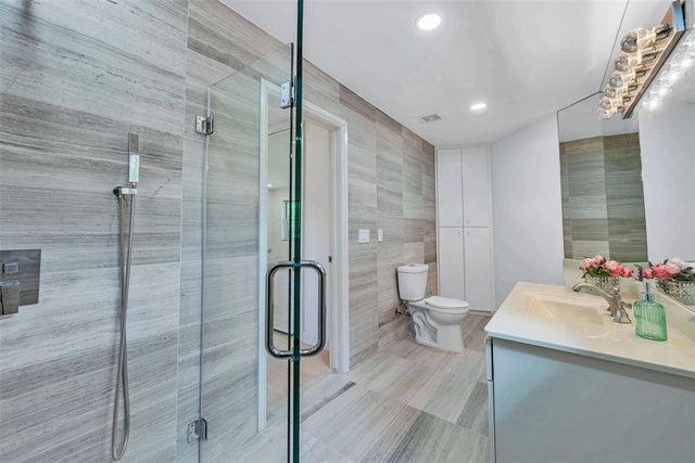 6601 Avondale Drive, Nichols Hills, OK 73116