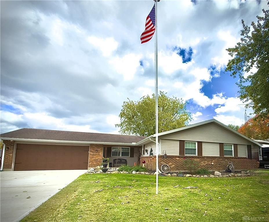 96 Eastwood Drive 96 Eastwood Drive, Springfield, OH 45504