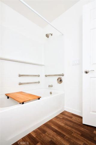 1750 E 63 Street 8, Los Angeles, CA 90001