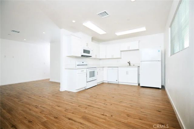 1750 E 63 Street 8, Los Angeles, CA 90001