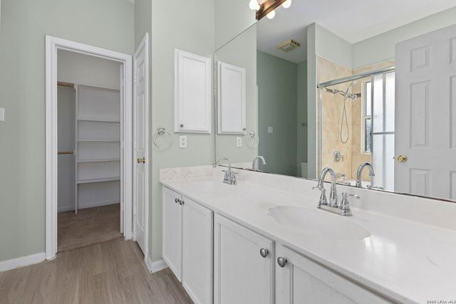 5346 Chestnut View Dr, San Antonio, TX 78247