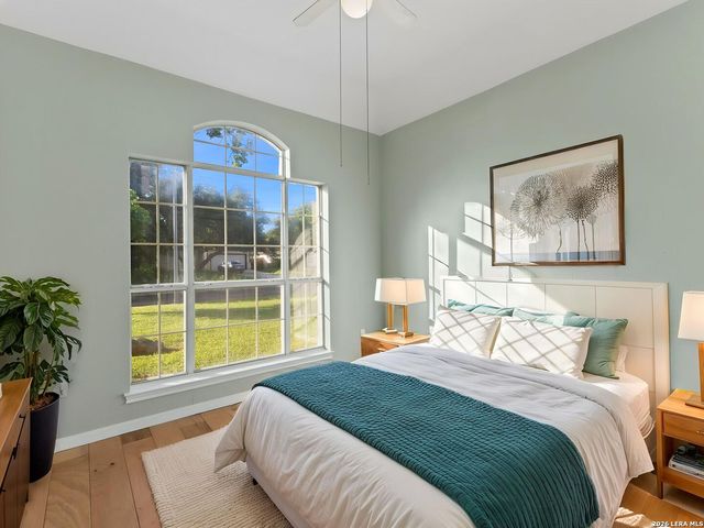 5346 Chestnut View Dr, San Antonio, TX 78247
