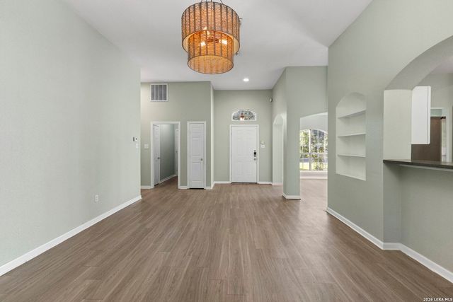5346 Chestnut View Dr, San Antonio, TX 78247