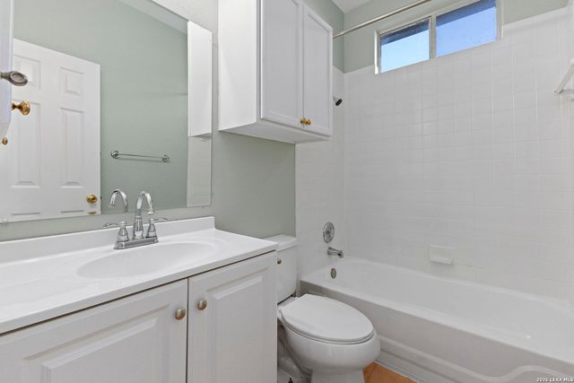 5346 Chestnut View Dr, San Antonio, TX 78247