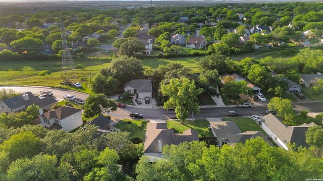 5346 Chestnut View Dr, San Antonio, TX 78247