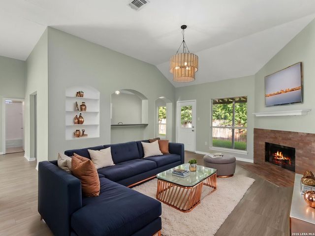 5346 Chestnut View Dr, San Antonio, TX 78247