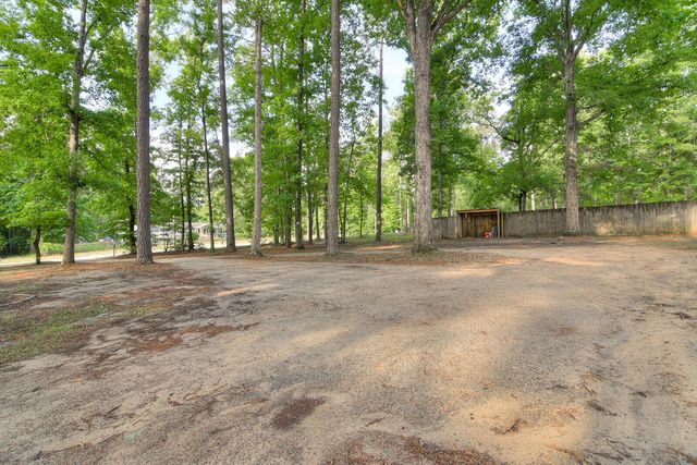 6107 Veterans Drive, Harlem, GA 30814