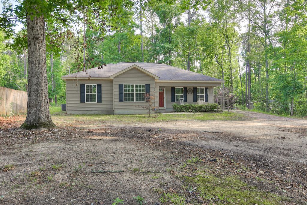 6107 Veterans Drive, Harlem, GA 30814