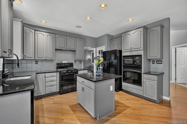 201 Roosevelt Drive, Fishkill, NY 12524
