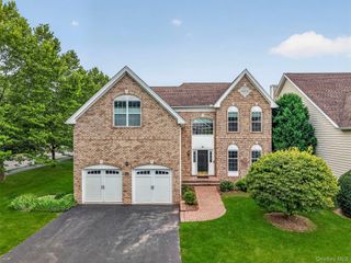 201 Roosevelt Drive, Fishkill, NY 12524