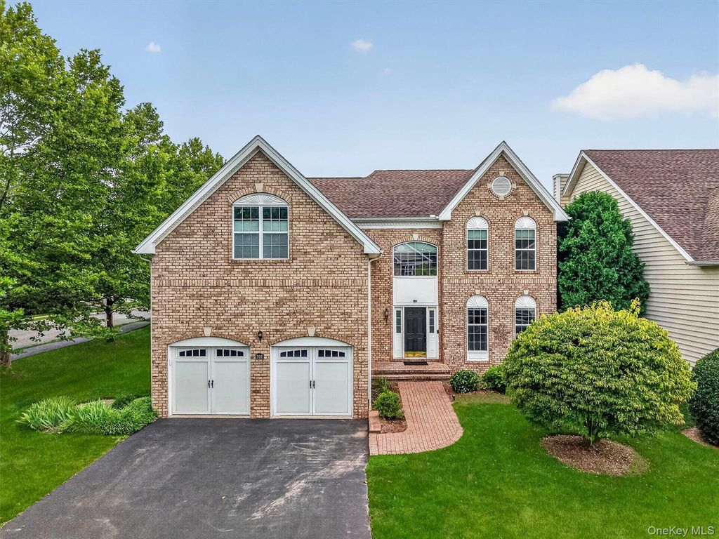 201 Roosevelt Drive, Fishkill, NY 12524
