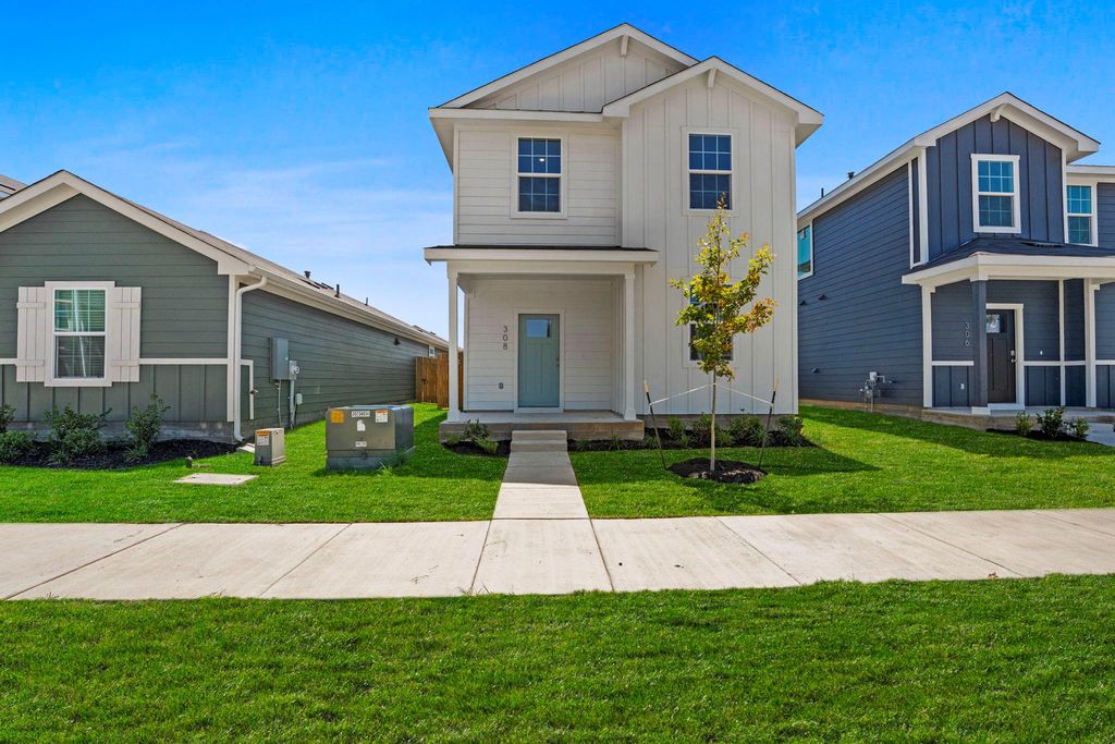 304 Constanza TRL, Bastrop, TX 78602