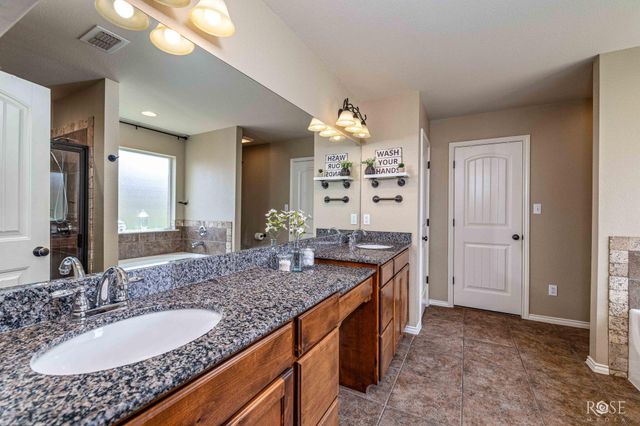 1106 Hunters Glen Road, San Angelo, TX 76901