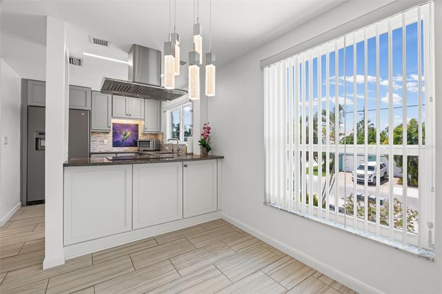 3701 5TH AVENUE 1, Holmes Beach, FL 34217