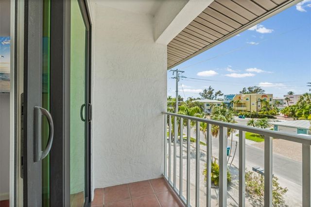 3701 5TH AVENUE 1, Holmes Beach, FL 34217