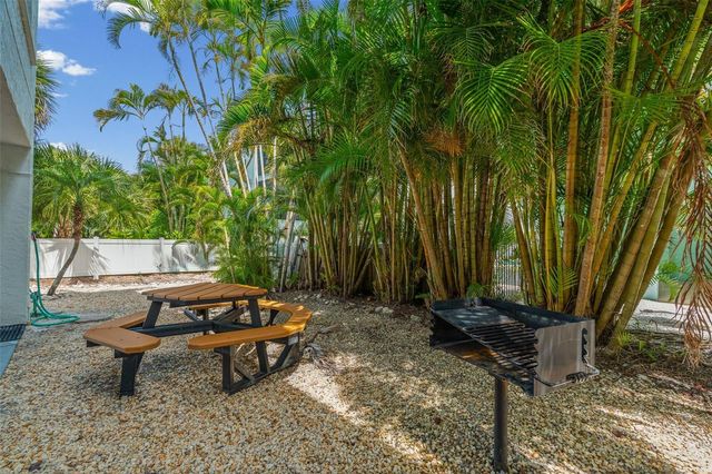 3701 5TH AVENUE 1, Holmes Beach, FL 34217