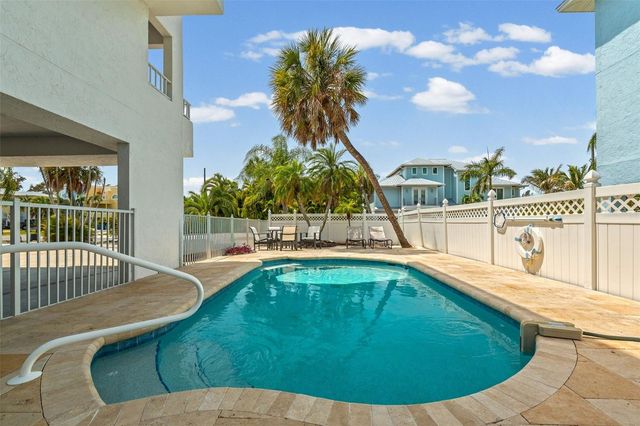 3701 5TH AVENUE 1, Holmes Beach, FL 34217
