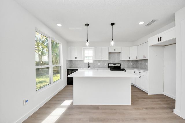 2911 Meadowgrass Lane, Houston, TX 77082