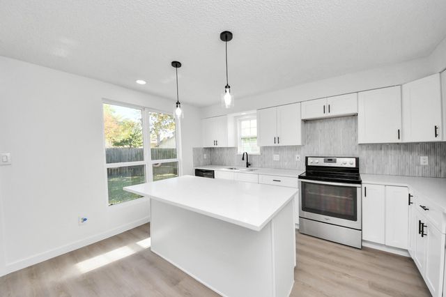 2911 Meadowgrass Lane, Houston, TX 77082