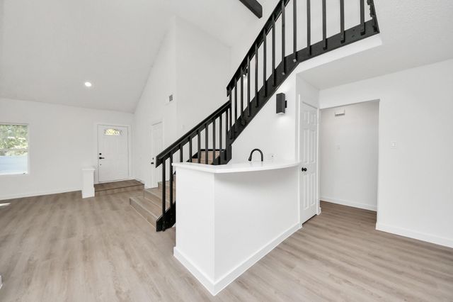 2911 Meadowgrass Lane, Houston, TX 77082