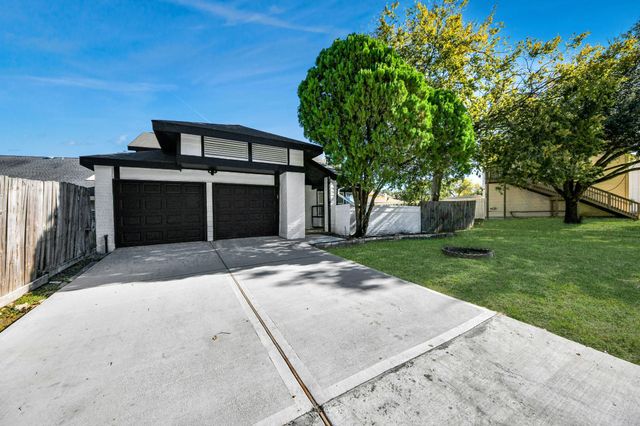 2911 Meadowgrass Lane, Houston, TX 77082