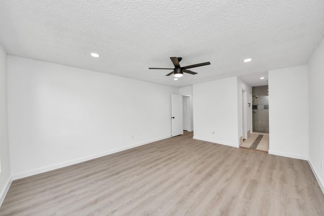 2911 Meadowgrass Lane, Houston, TX 77082