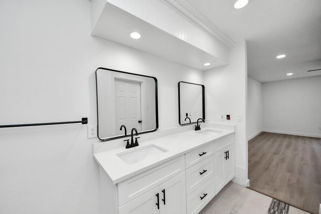 2911 Meadowgrass Lane, Houston, TX 77082