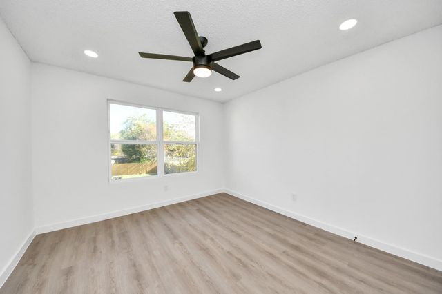 2911 Meadowgrass Lane, Houston, TX 77082