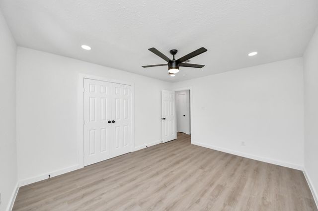 2911 Meadowgrass Lane, Houston, TX 77082