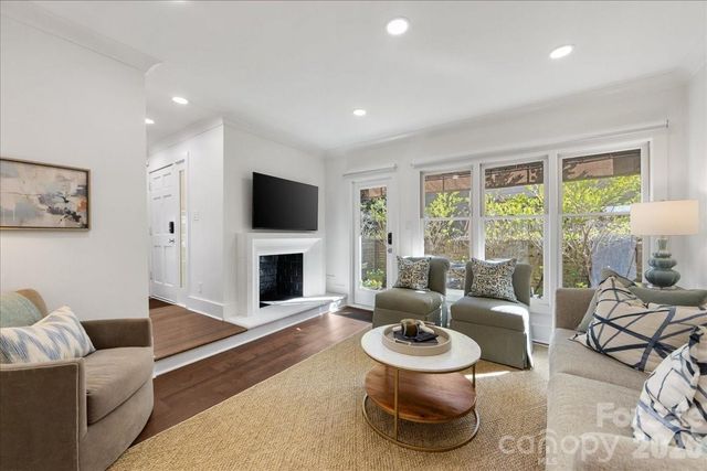 2330 Roswell Avenue A, Charlotte, NC 28207