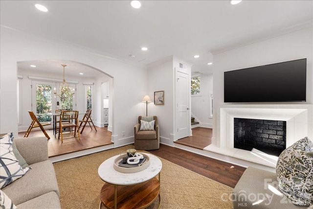 2330 Roswell Avenue A, Charlotte, NC 28207