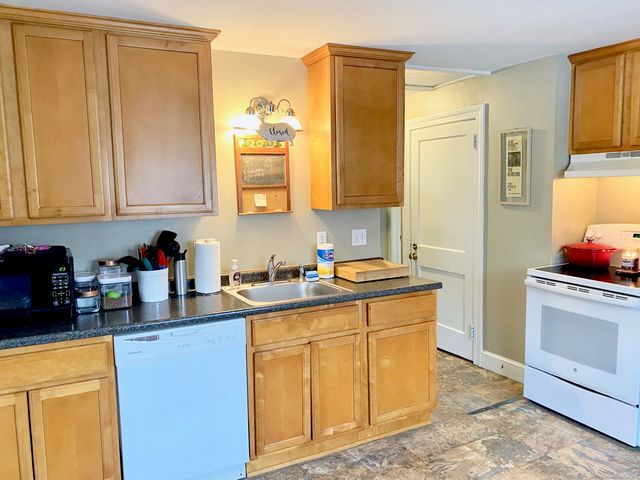 46 Faneuil Street, Windsor, CT 06095