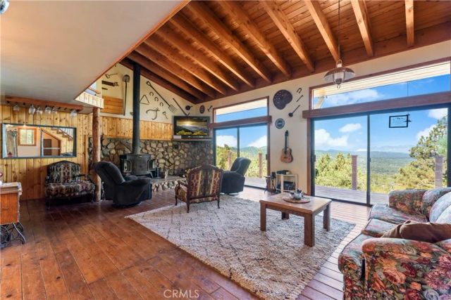 161 N Trails End Road, Green Valley Lake, CA 92341