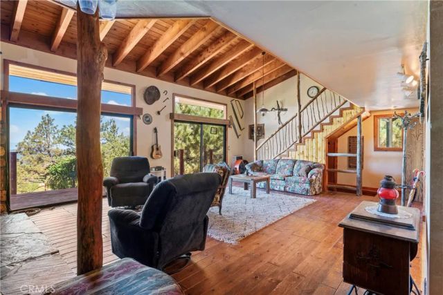 161 N Trails End Road, Green Valley Lake, CA 92341
