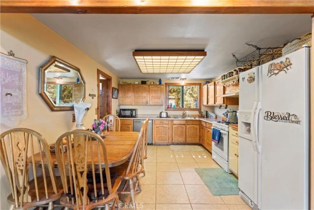 161 N Trails End Road, Green Valley Lake, CA 92341