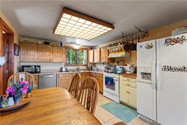161 N Trails End Road, Green Valley Lake, CA 92341