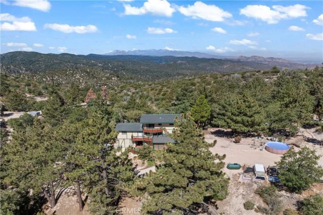 161 N Trails End Road, Green Valley Lake, CA 92341