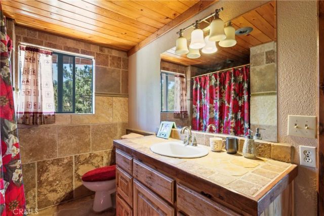 161 N Trails End Road, Green Valley Lake, CA 92341