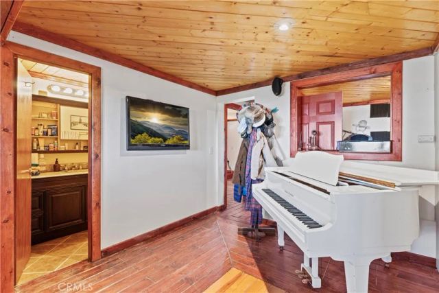 161 N Trails End Road, Green Valley Lake, CA 92341