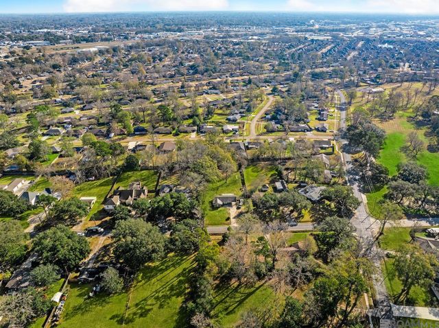 5017 Floynell Dr, Baton Rouge, LA 70809